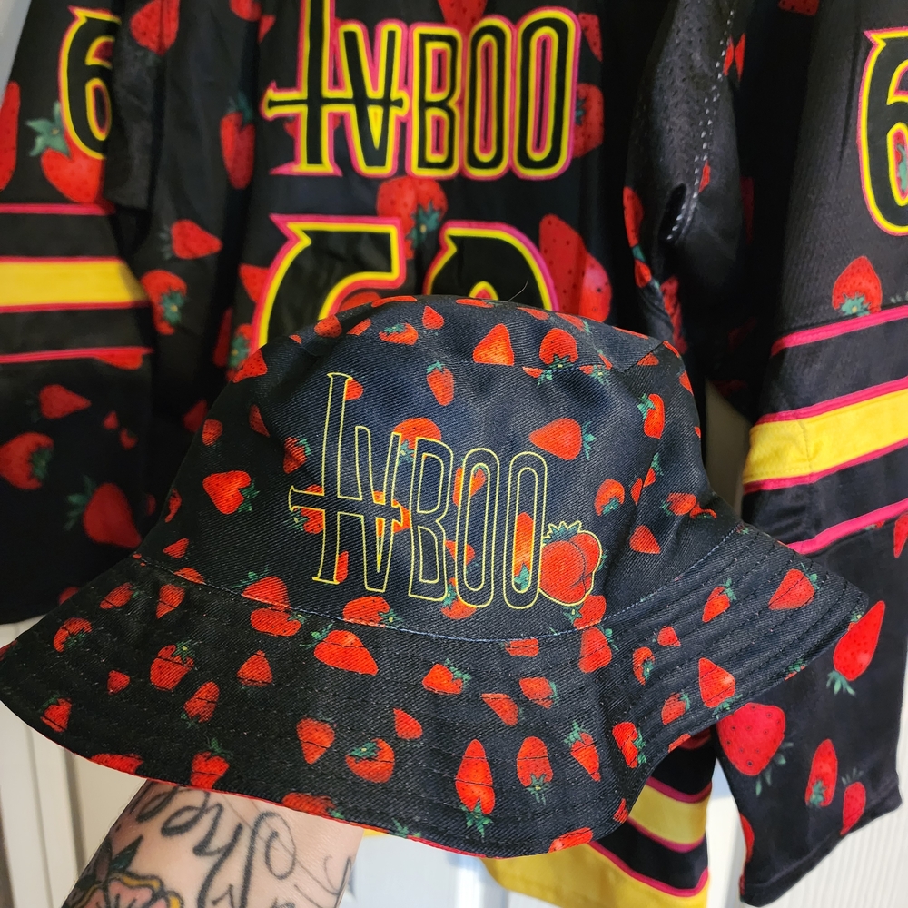 HVBOO Strawberry Print Bucket Hat